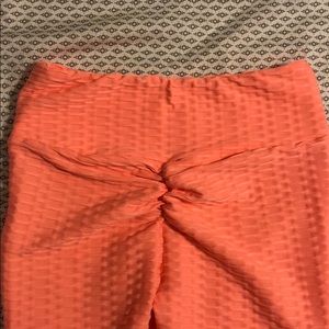 Scrunch Butt Leggings S